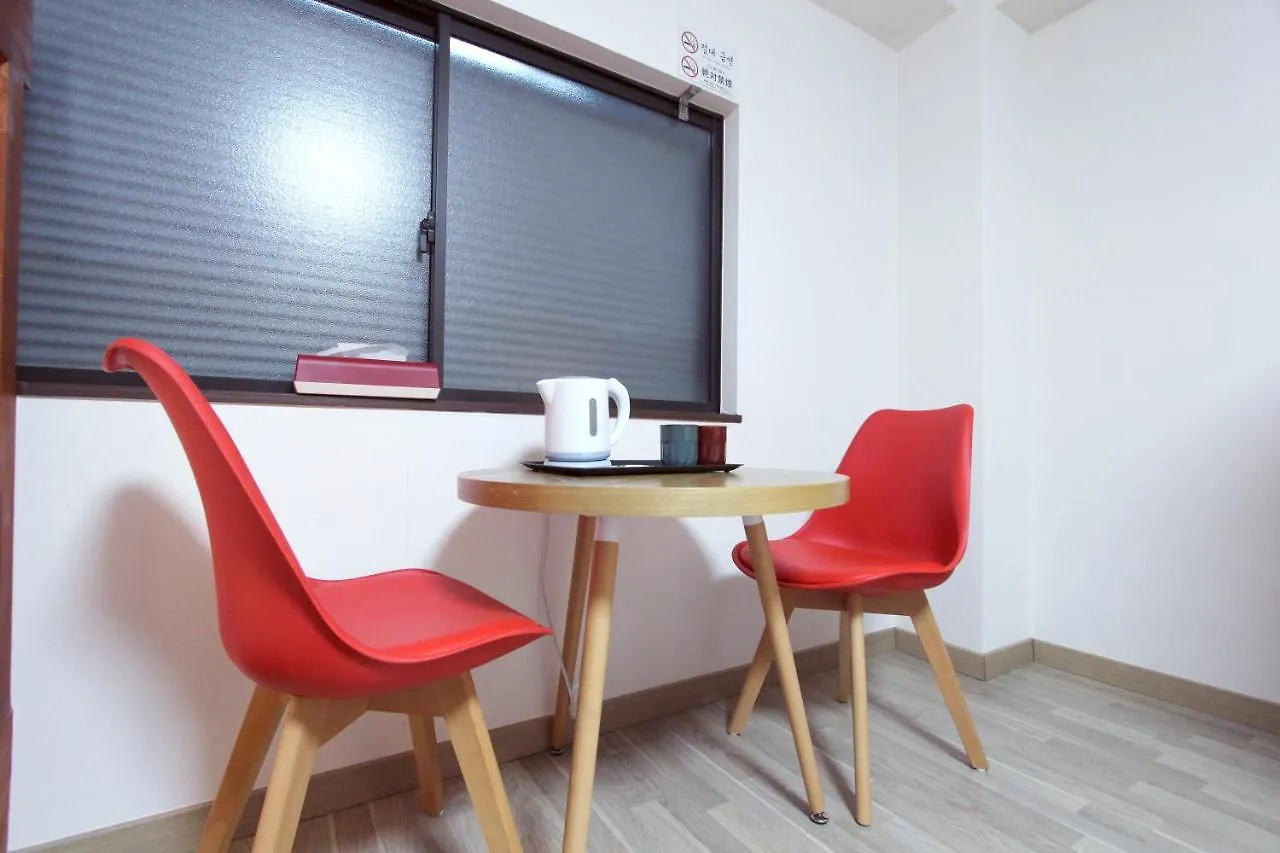 I Osaka House Otel 0*,