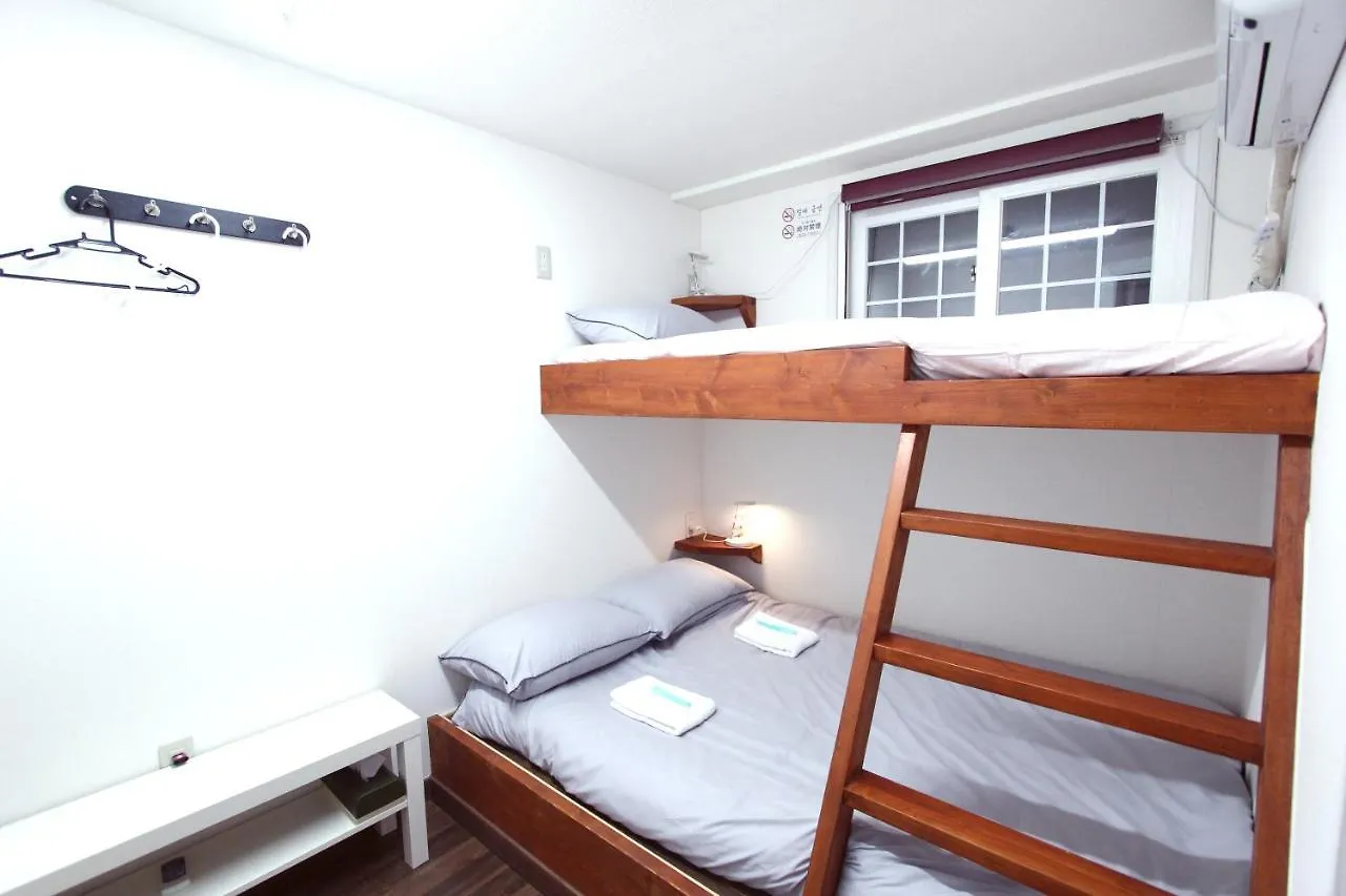 Konukevi I Osaka House Otel